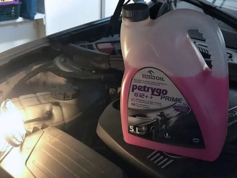 Jaki płyn do chłodnicy Nissan Micra K12 - uniknij kosztownych błędów
