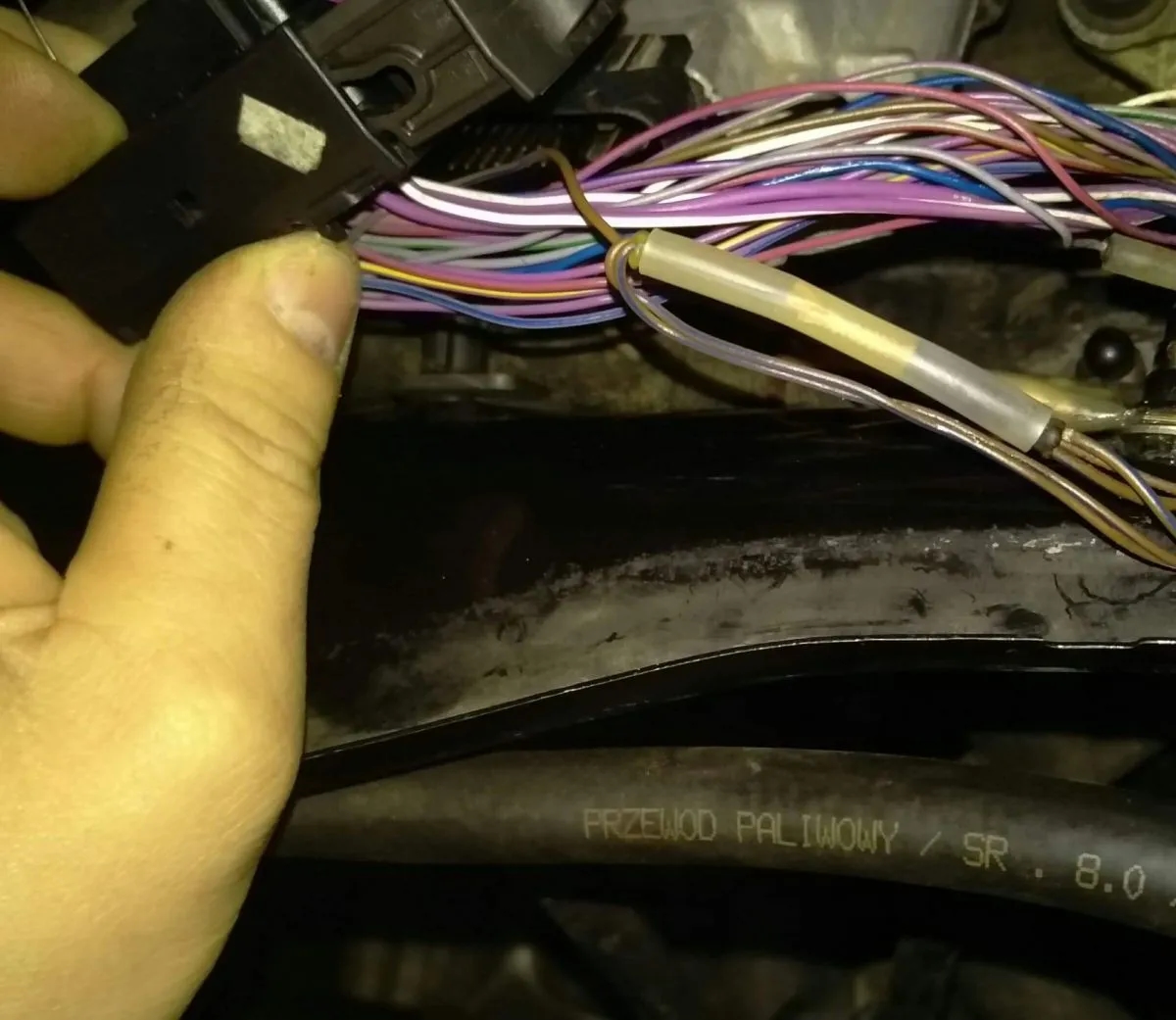 Gdzie jest sterownik silnika w Golfie 4? Oto kluczowe informacje