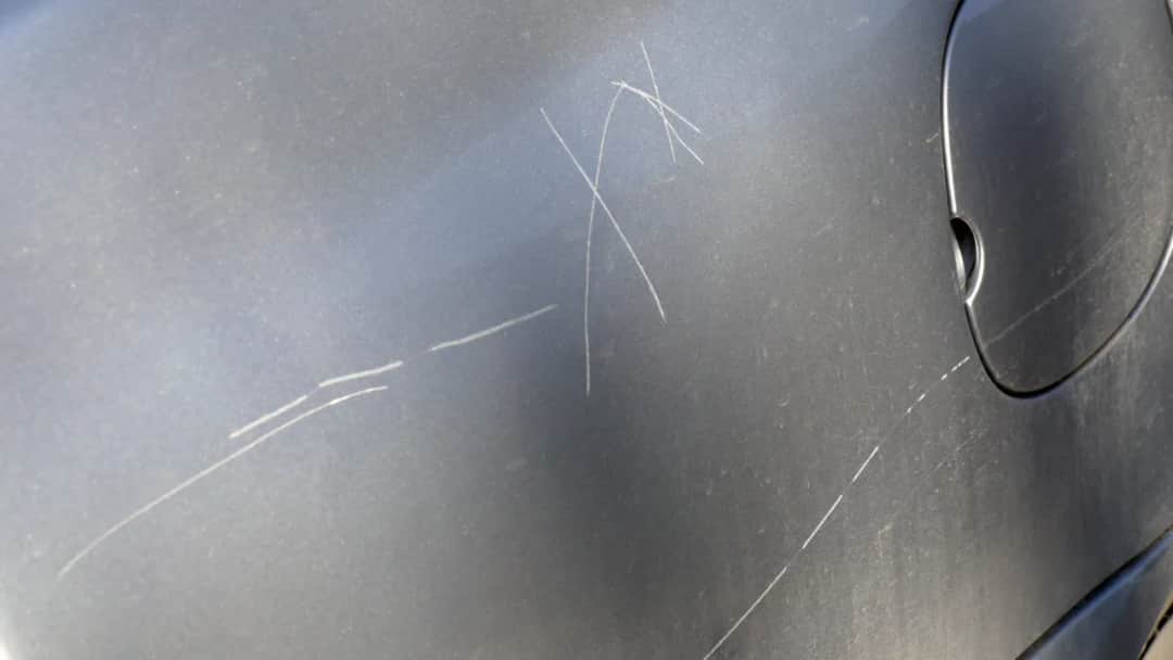 Jak lakierować samochód sprayem: uniknij najczęstszych błędów