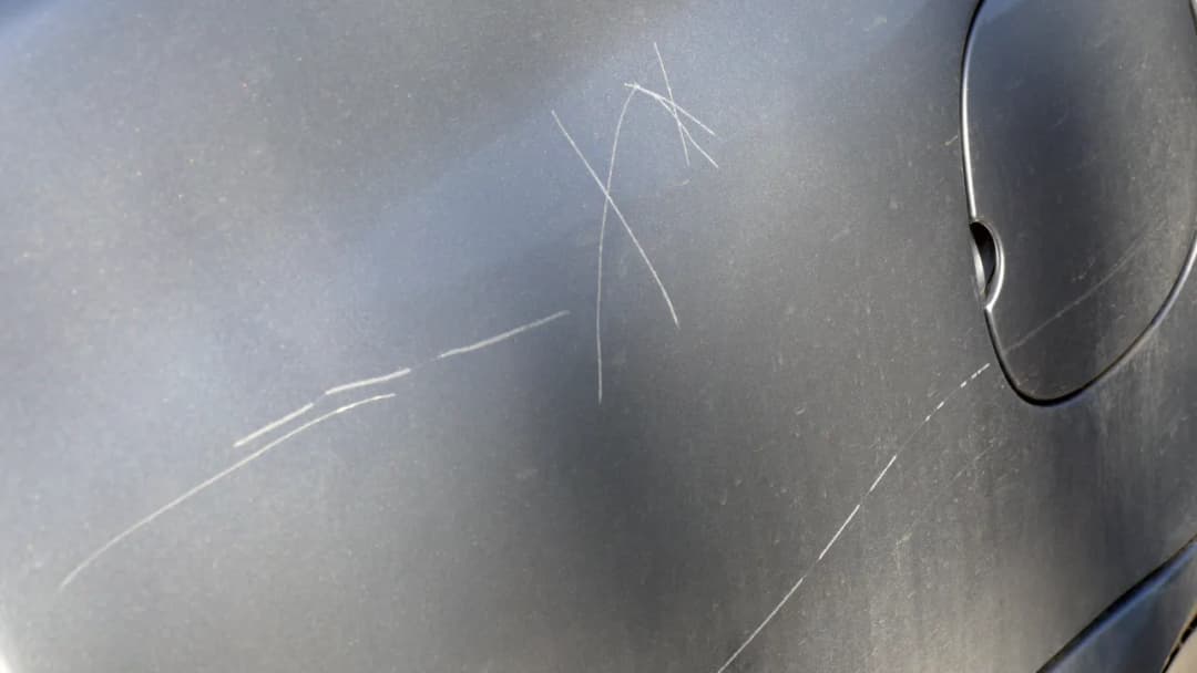 Jak lakierować samochód sprayem: uniknij najczęstszych błędów