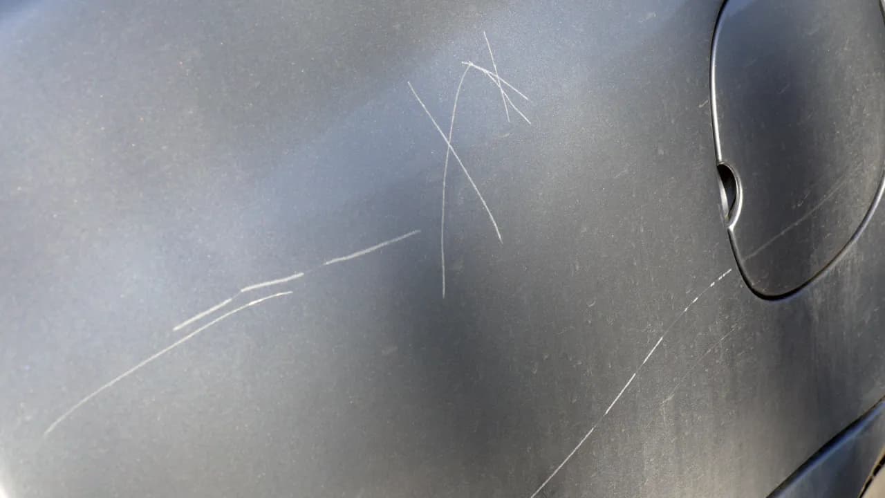 Jak lakierować samochód sprayem: uniknij najczęstszych błędów