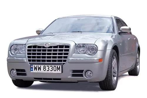 Opinie Chrysler 300C: który silnik wybrać, aby uniknąć wysokich kosztów?