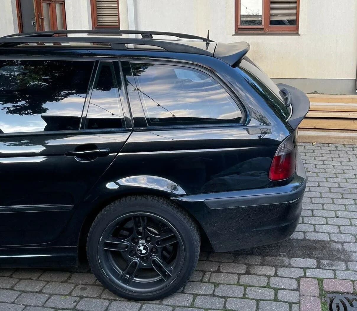 Spoiler do BMW E46 Touring - poprawa stylu i aerodynamiki pojazdu