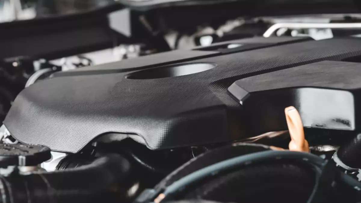 Z czego składa się silnik samochodowy? Poznaj kluczowe elementy